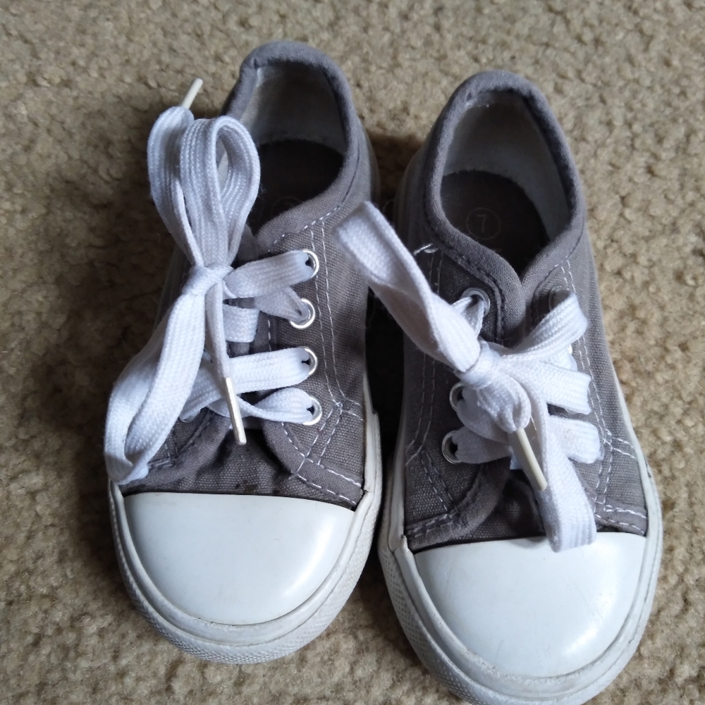 Us sports shoes